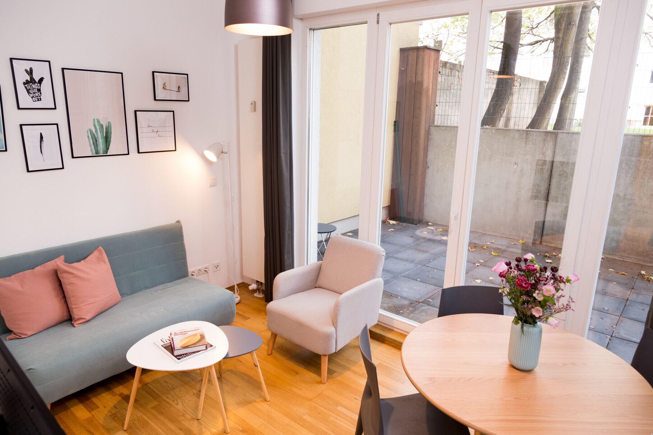 Bright and modern apartment in a perfect location (1)