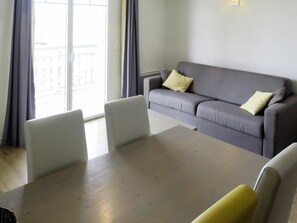 TV - Cosy apartment for 6 people with WIFI, pool, TV, terrace and pets allowed (Biscarrosse)