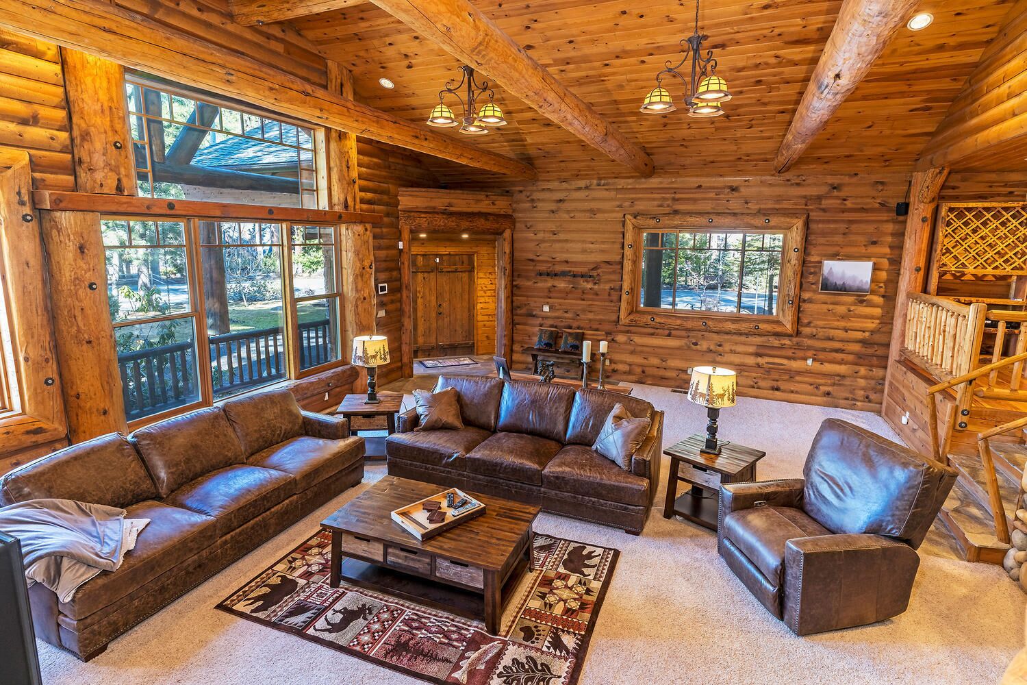 1138 Lakeshore - One-of-a-kind Lakeshore Boulevard log cabin