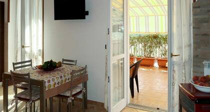 Nice apartment for 4 guests with WIFI, A/C, TV and terrace