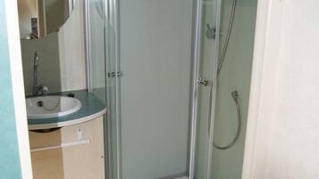 Klassieke stacaravan | Badkamer | Handdoeken