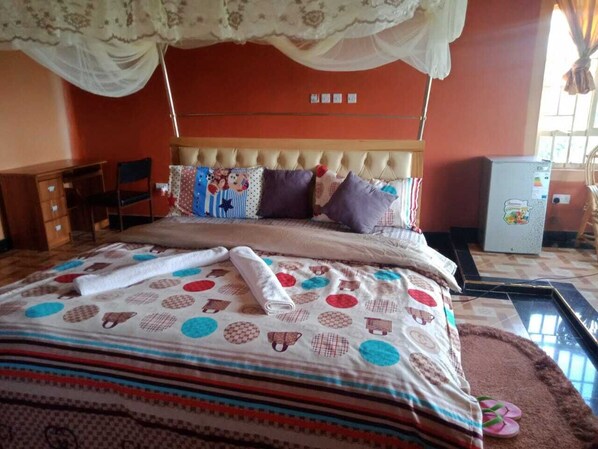 1 bedroom, desk, WiFi - KATHY'S EXECUTIVE SUITE (Naivasha)