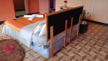 1 habitación, escritorio y wifi