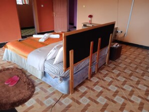 1 bedroom, desk, WiFi - KATHY'S EXECUTIVE SUITE (Naivasha)