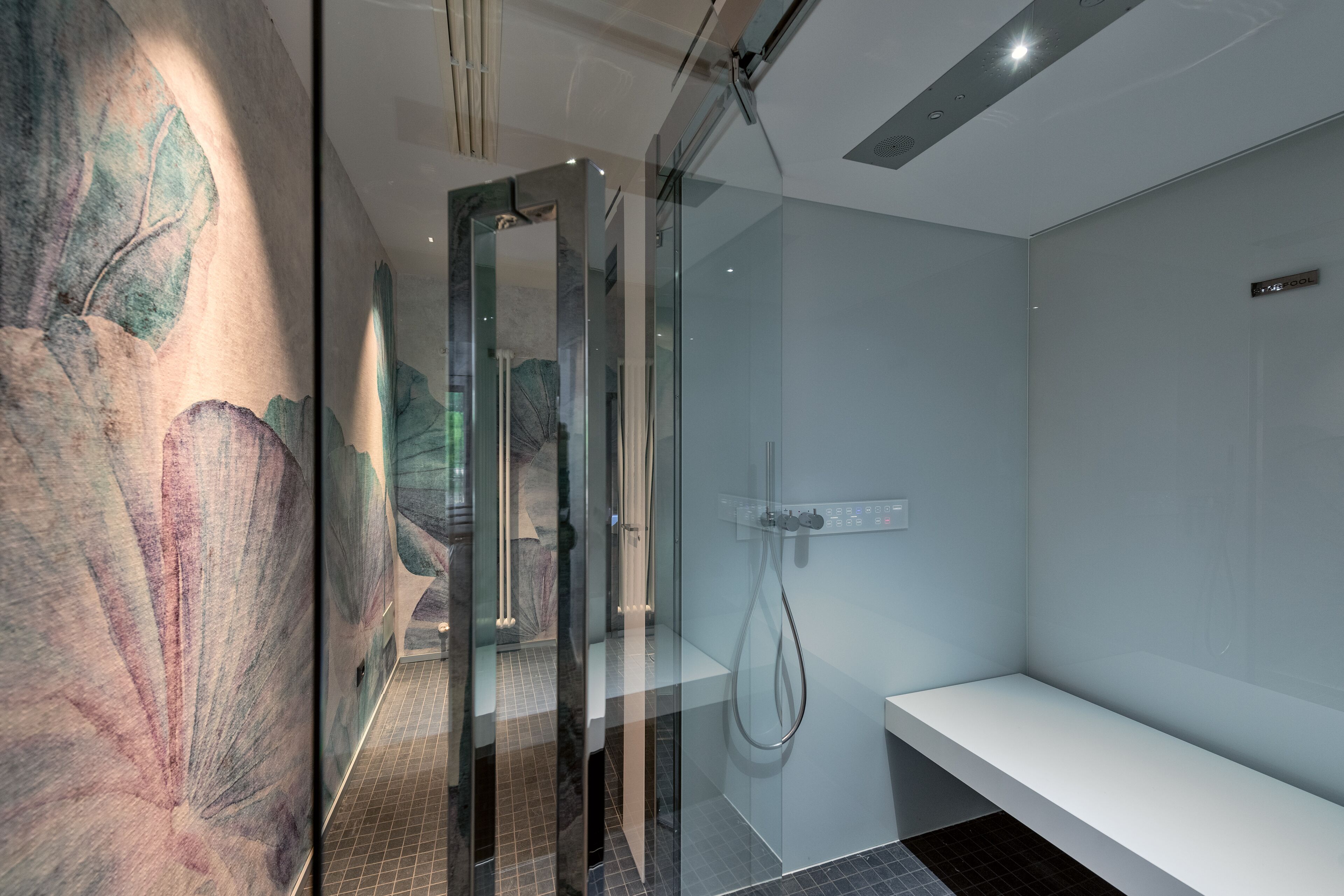 sauna, hot tub, steam room, body treatments, body wraps, body scrubs