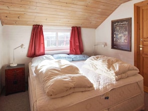 3 bedrooms, cribs/infant beds
