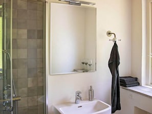 House | Bathroom