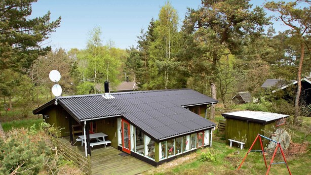 House | Exterior - Quaint Holiday Home in Aakirkeby near Beach (Akirkeby)