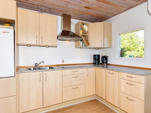 House | Private kitchen | Highchair - Pet-friendly Holiday Home in Roslev near Sea (Roslev)