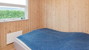 3 bedrooms, cots/infant beds - Modern Holiday Home in Fredericia With Sauna (Borkop)