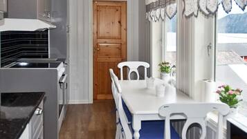 Apartment | Dining