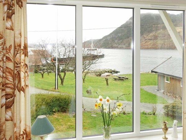 House | Lake view - 9 Person Holiday Home in Fister (Hjelmeland)