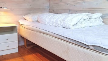 House | 5 bedrooms, individually furnished, bed sheets