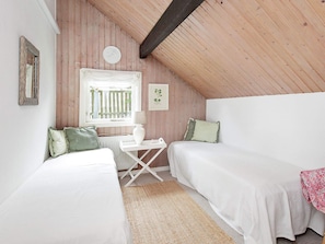 2 bedrooms, cribs/infant beds