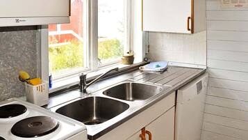 Nhà | Bếp riêng | Tủ lạnh, lò vi sóng, máy rửa bát, dụng cụ pha cà phê/trà