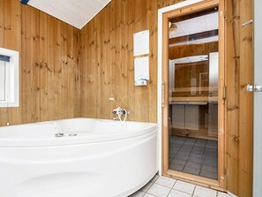 House | Spa treatment - 9 Person Holiday Home in Borkop-by Traum (Borkop)