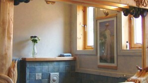 4 bedrooms, individually furnished