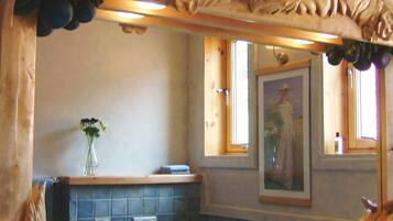 4 bedrooms, individually furnished