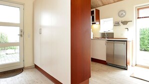 House | Private kitchen - 6 Person Holiday Home in Praesto (Praesto)