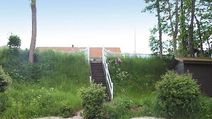 House | Property grounds - 6 Person Holiday Home in Praesto (Praesto)