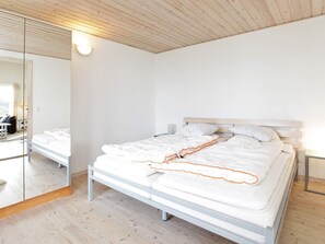 3 bedrooms - 6 Person Holiday Home in Praesto (Praesto)