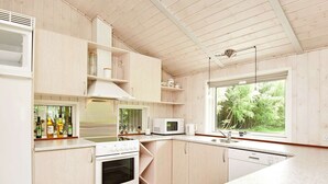 Highchair - 6 Person Holiday Home in Ans By (Ans)