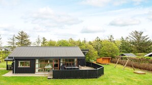 House | Exterior - Spacious Holiday Home in Tarm near Beach (Tarm)