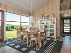 Dining - Spacious Holiday Home in Tarm near Beach (Tarm)