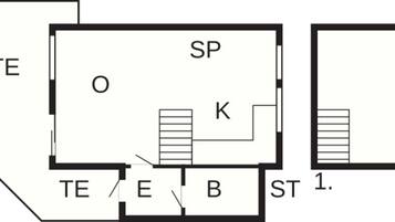 A floor plan with labeled rooms: TE, SP, O, K, E, B, and ST 1.