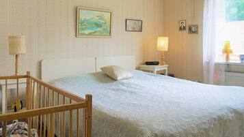 2 bedrooms, individually furnished, bed sheets