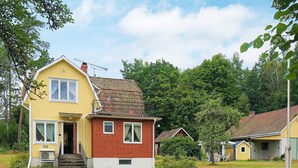 Exterior - Stylish Holiday Home With Garden in Ardennes (Bralanda)