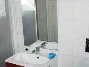 Phòng tắm