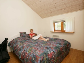 3 bedrooms, cribs/infant beds