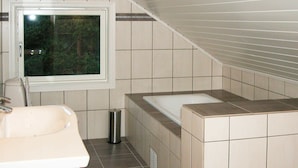 4 bedrooms, individually furnished - Holiday Home in Tvedestrand (Tvedestrand)