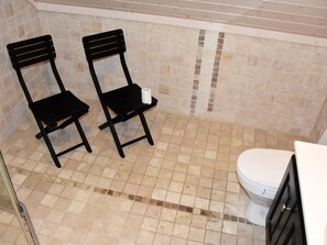 House | Bathroom - Holiday Home in Gursken (Sande)