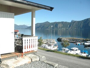Marina - 4 Person Holiday Home in Lauvstad-by Traum (Volda)