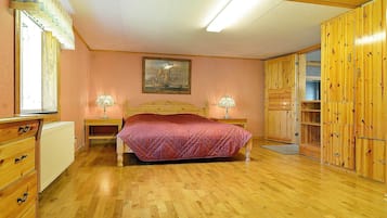 Hus | 7 sovrum, unika möbler och sängkläder