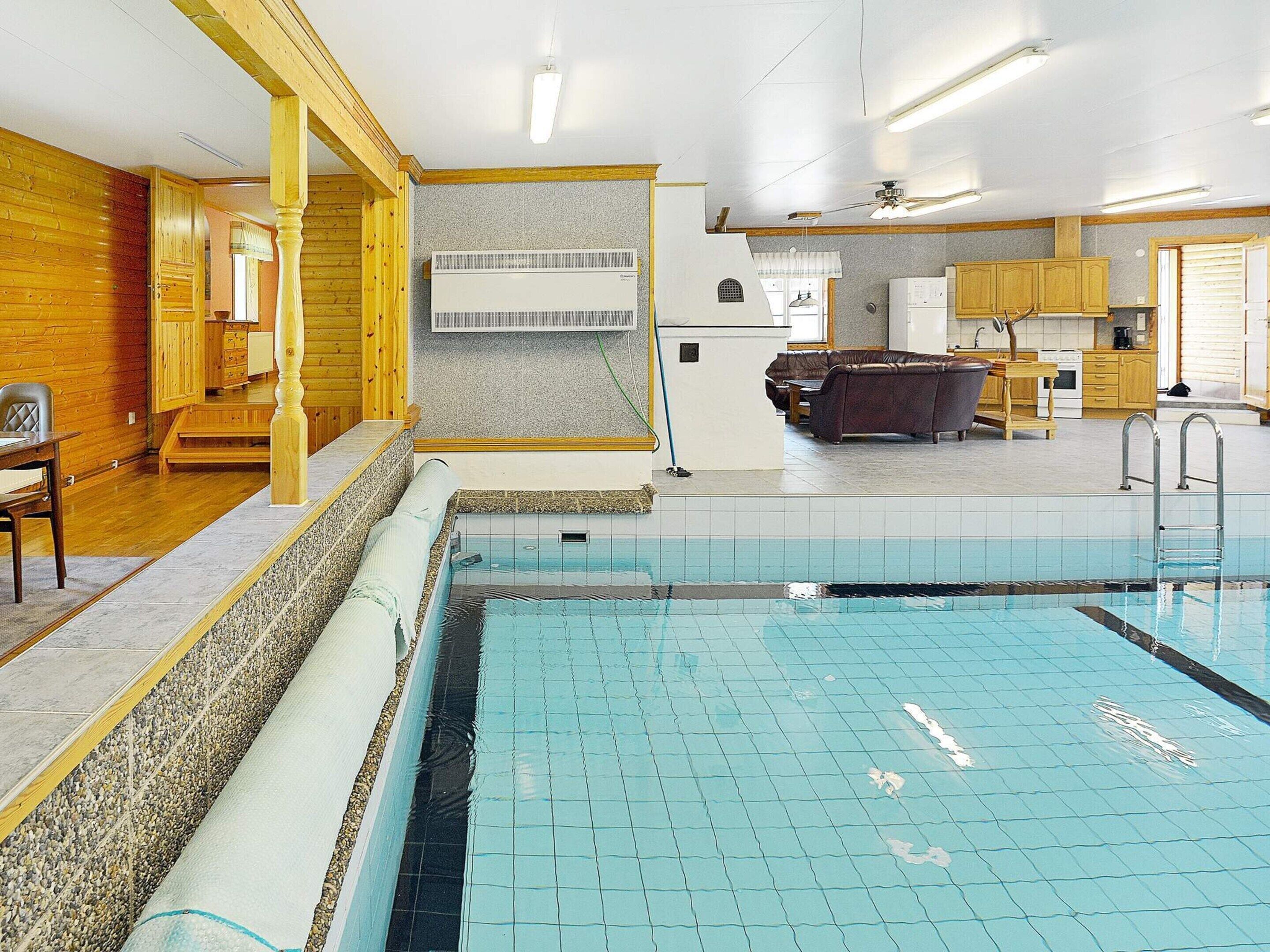 House | Pool