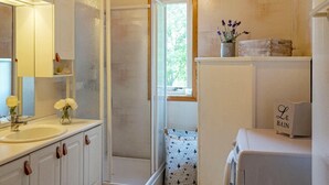 Shower - Holiday Home in Fjell (Fjallbacka)