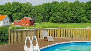 Outdoor pool - Holiday Home in Fjell (Fjallbacka)