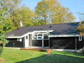 Exterior - Cozy Holiday Home in Kirke Hyllinge With Sauna (Kirke Hyllinge)