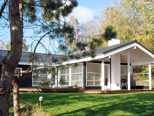 Exterior - Cozy Holiday Home in Kirke Hyllinge With Sauna (Kirke Hyllinge)