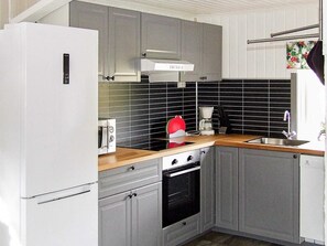 Private kitchen - 4 Star Holiday Home in Storfosna (Orland)