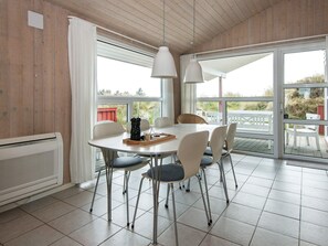 Dining - Lavish Holiday Home in Henne With Sauna (Henne)