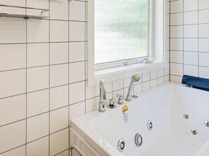 House | Spa treatment - 4 Star Holiday Home in Aakirkeby (Akirkeby)