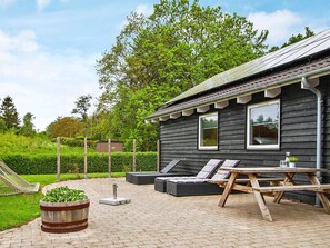 House | Outdoor dining