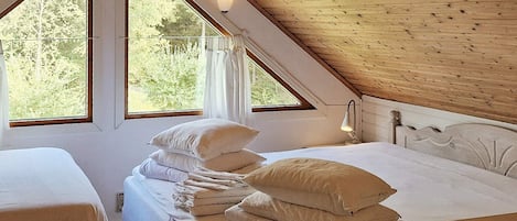 House | 2 bedrooms, individually furnished, bed sheets