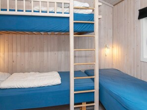 3 bedrooms - 8 Person Holiday Home in Knebel (Knebel)