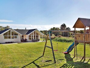 House | Children’s area - Luxury Retreat With Pool - By Traum Ferienwohnungen (Tisvildeleje)