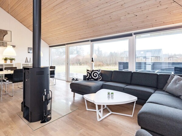 House | Living area - Modern Cottage With Spa - By Traum Ferienwohnungen (Brovst)